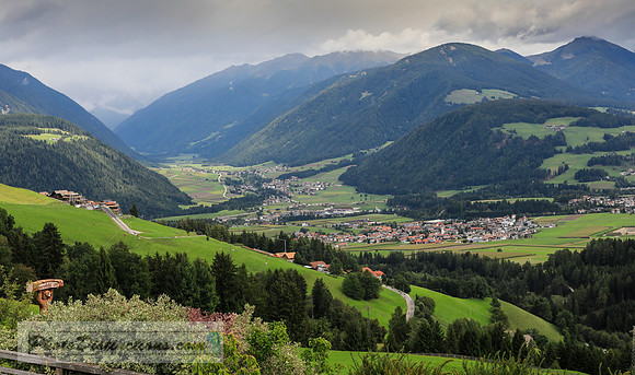 2083.1 Near Pfarrhaus Geiselberg (1 of 1)